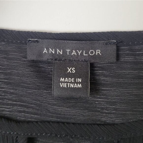 𝅺ann Taylor Ruffle Short Sleeve Blouse Black XS - Picture 6 of 10